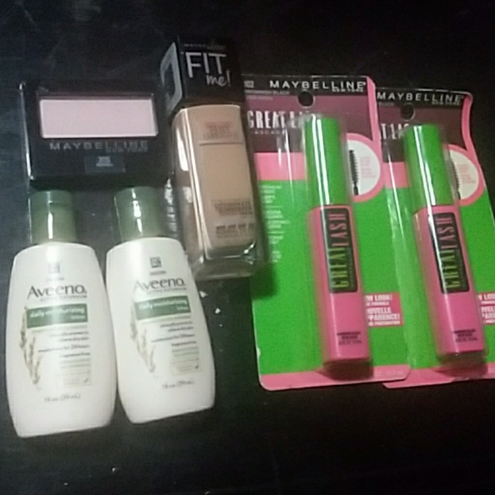 MAYBELLINE makeup lot